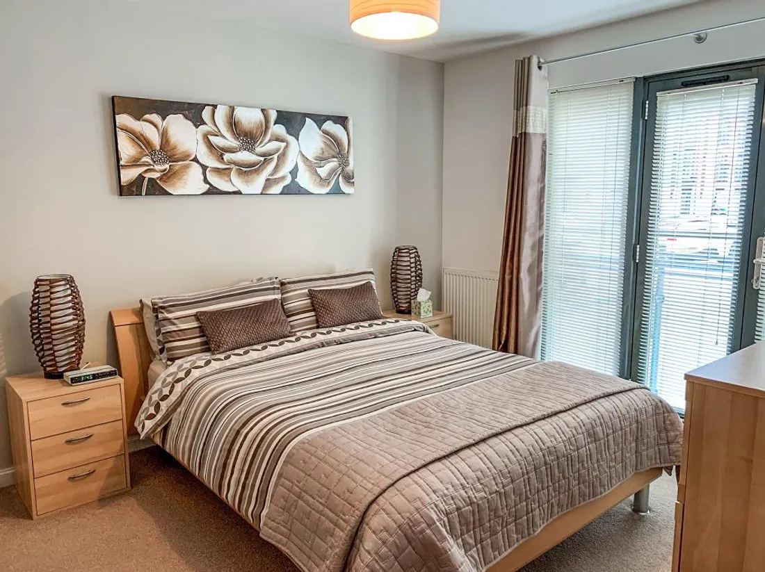 Flat St Margarets Court in Swansea