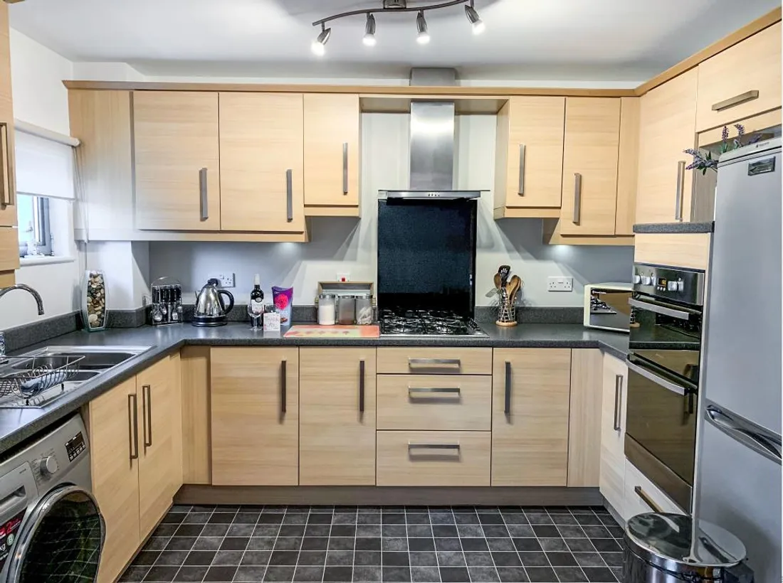 Flat St Margarets Court in Swansea