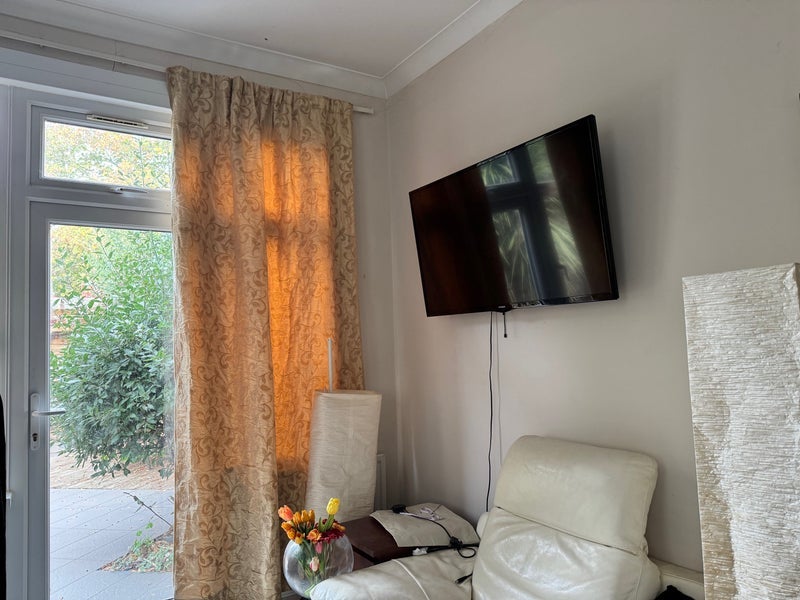 Room Southfield Road in Greater London