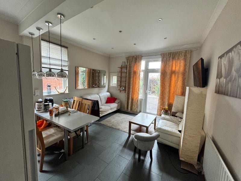 Room Southfield Road in Greater London