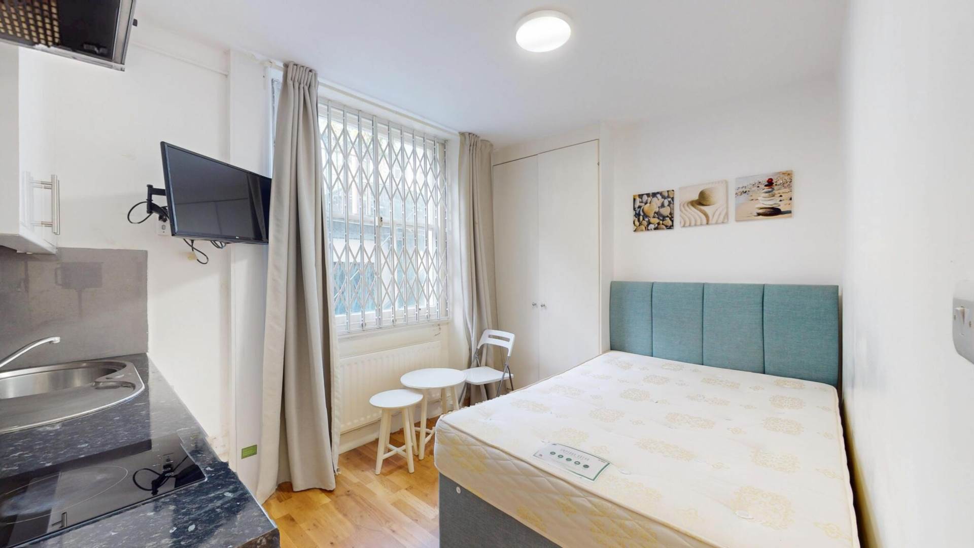 Flat Ifield Road in Greater London