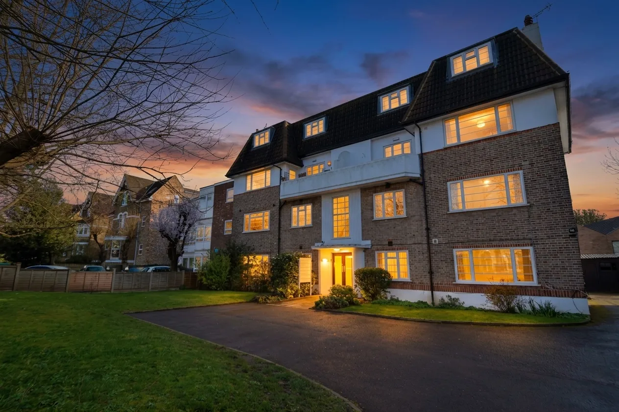 Flat Sutherland Road in Greater London
