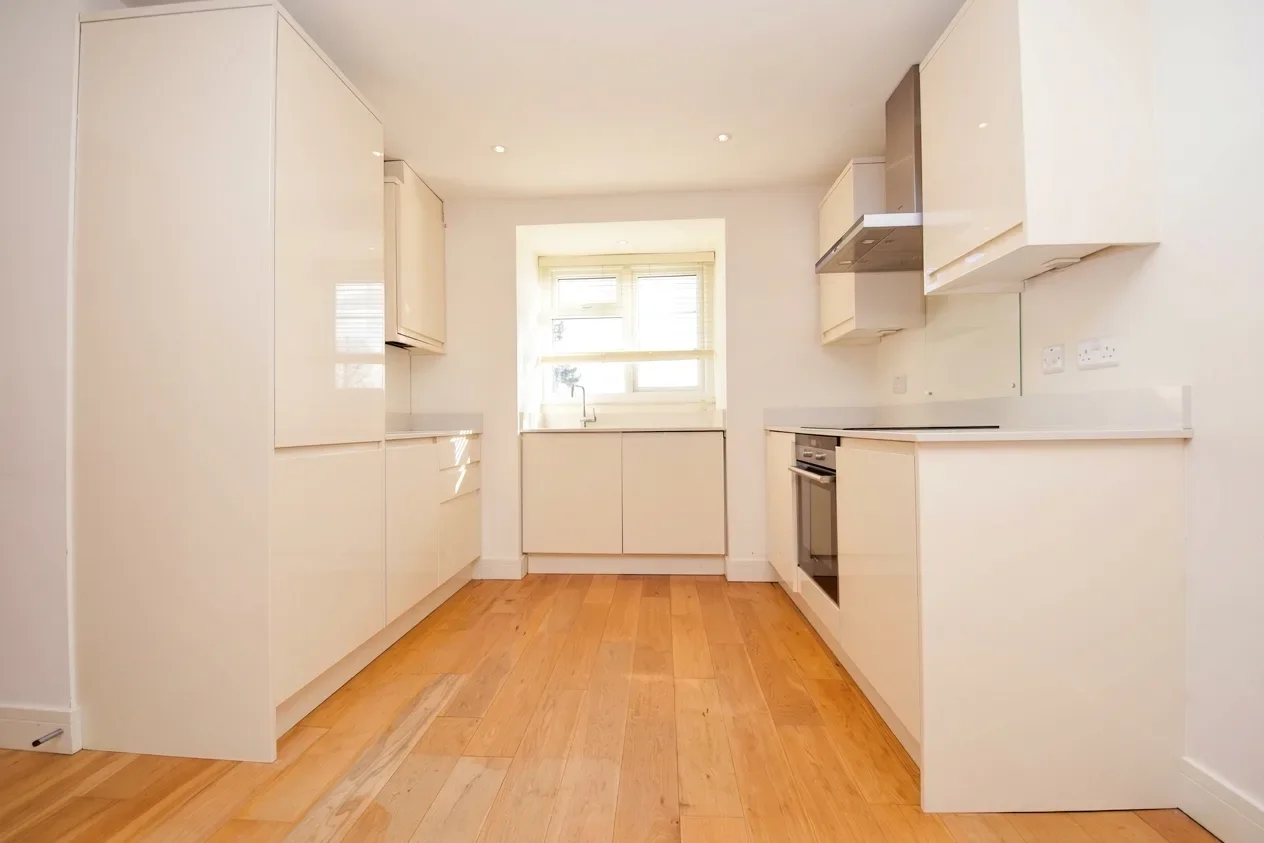 Flat Sutherland Road in Greater London