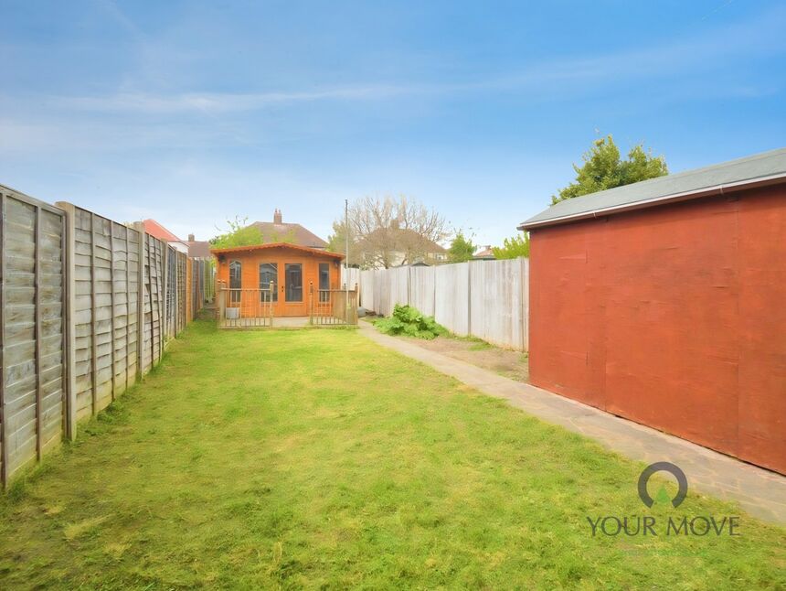 House Brinkburn Close in Greater London