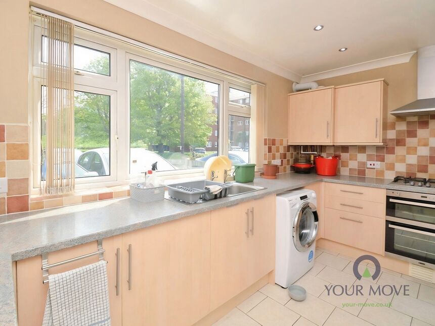 House Brinkburn Close in Greater London