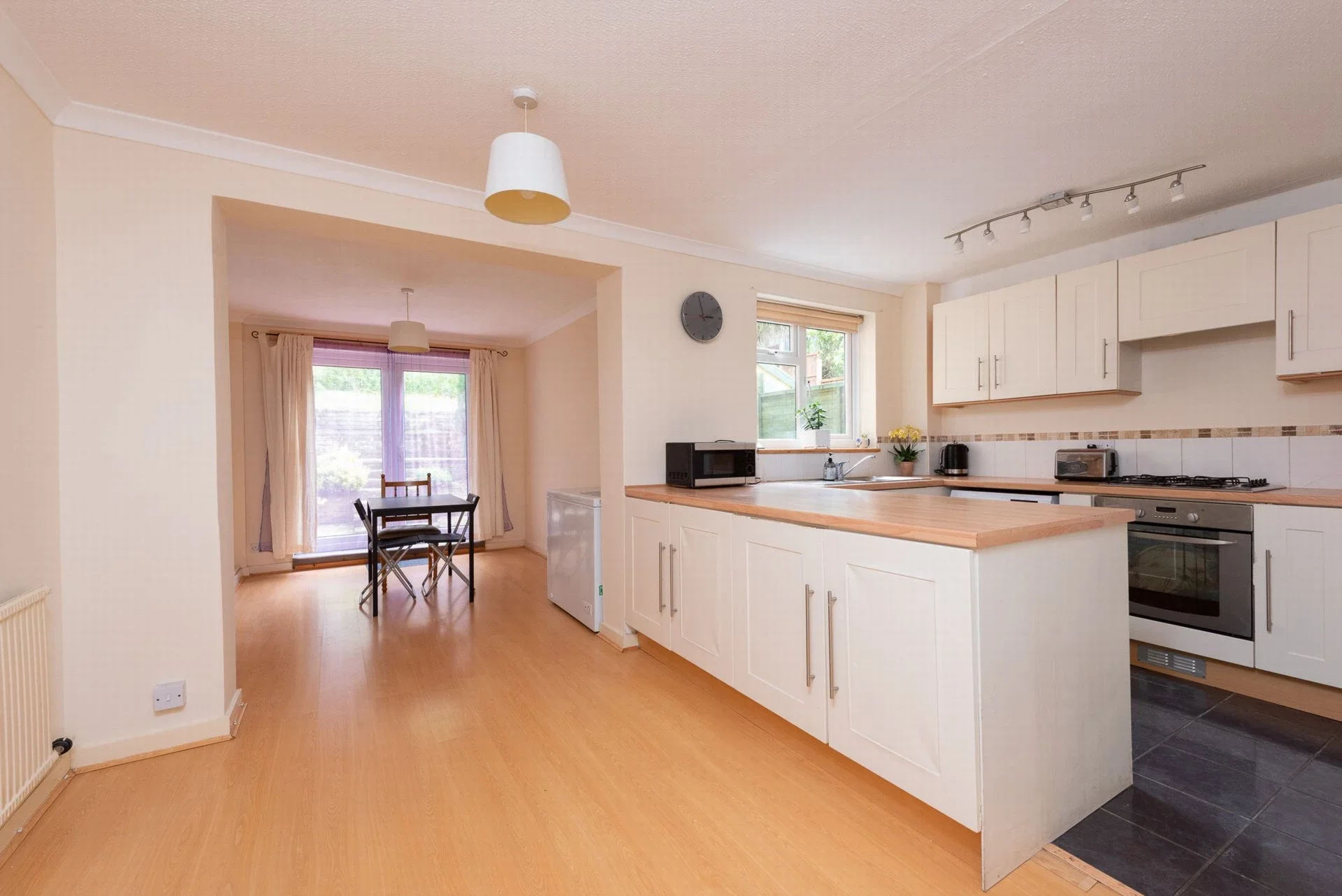 House Abbey Way in Rushmoor