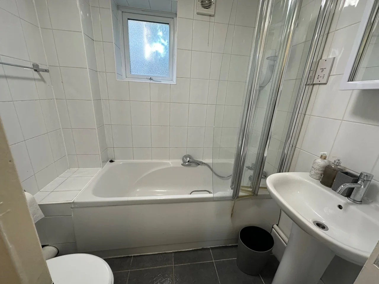 Flat Clarendon Close in Vale of White Horse