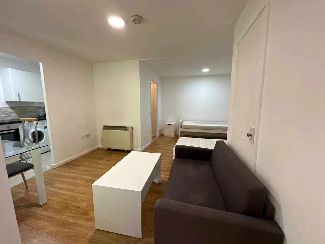 Flat Clarendon Close in Vale of White Horse