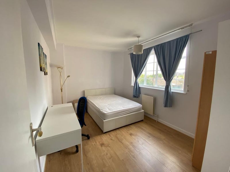 Room Primrose Hill Road in Greater London