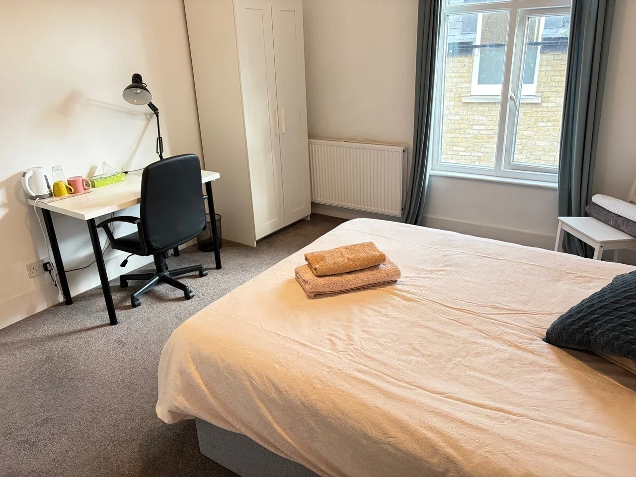 Room St Mary's Square in Greater London