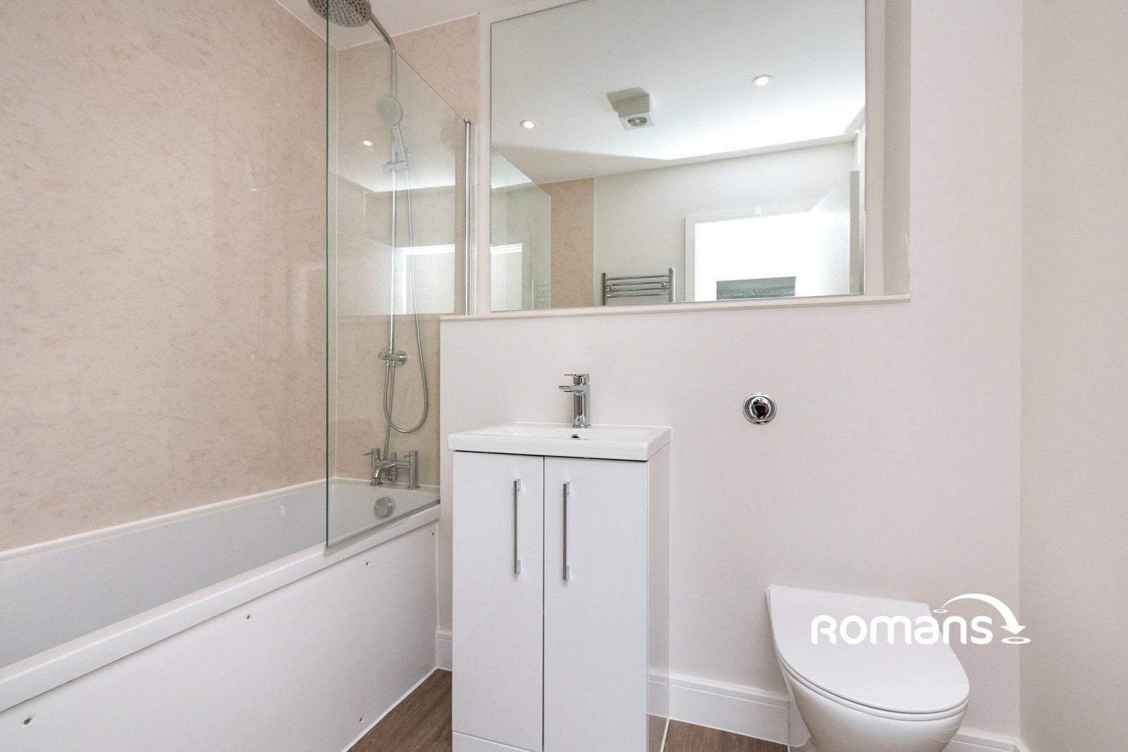 Flat Victoria Road in Rushmoor