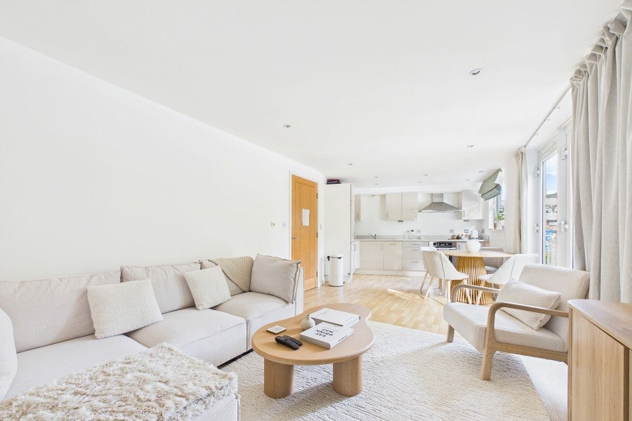 Flat Park Street in Surrey Heath