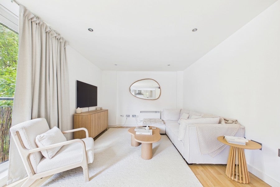 Flat Park Street in Surrey Heath