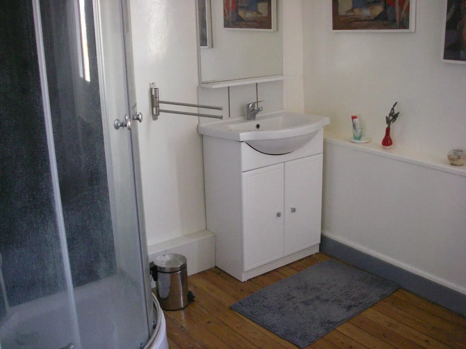 Room Rue Robert Caumont in Bordeaux