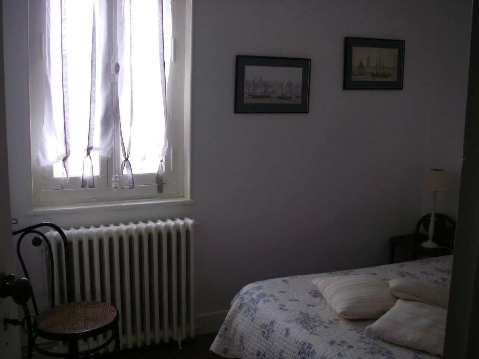 Room Rue Robert Caumont in Bordeaux
