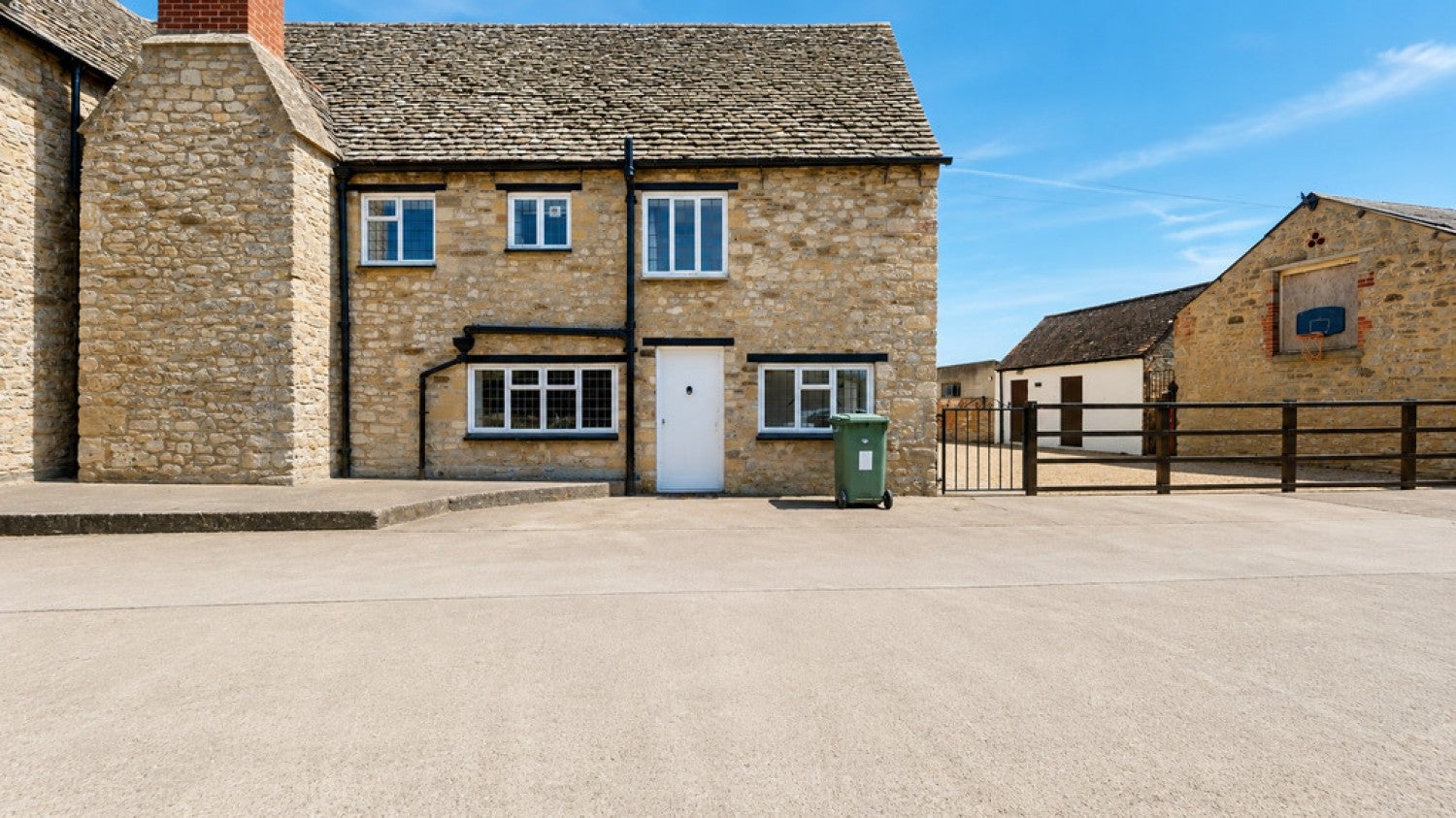 House Bablock Hythe Road in Vale of White Horse
