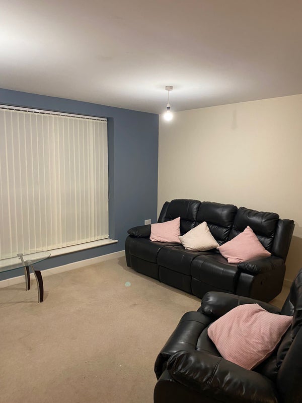 Room Ashton Old Road in Manchester