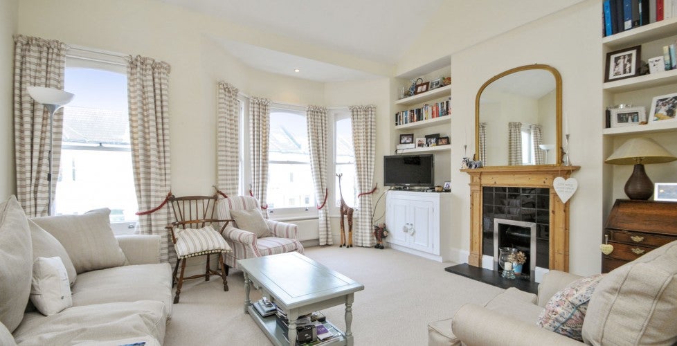 Flat Parma Crescent in Greater London
