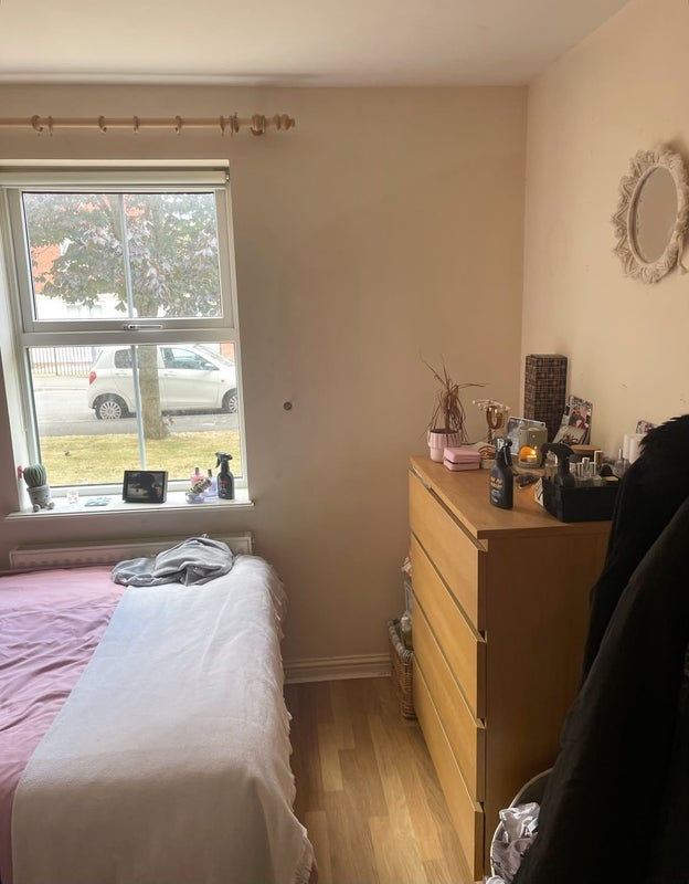 Room Wright Way in Bristol