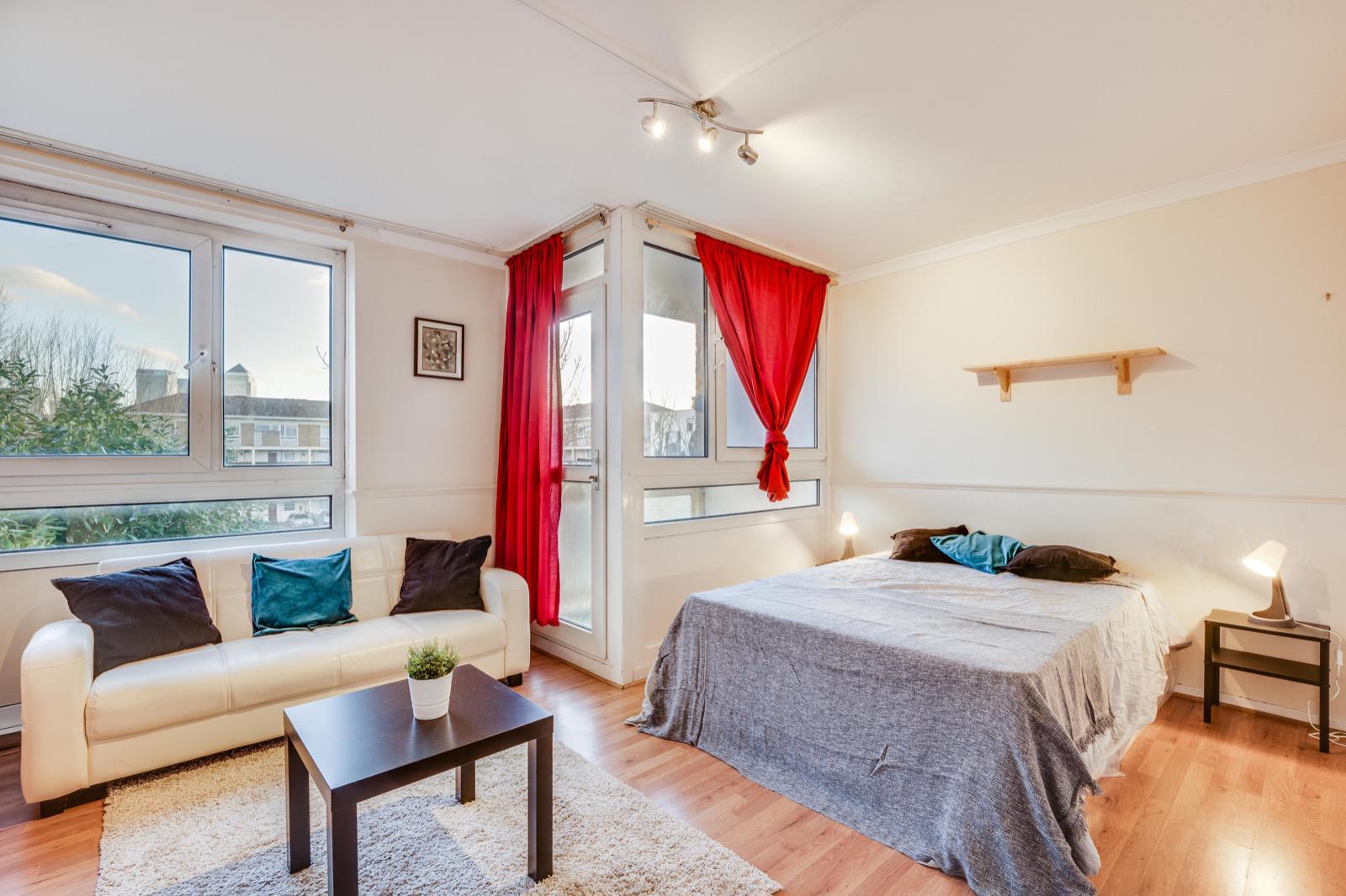 Room Fern Street in Greater London