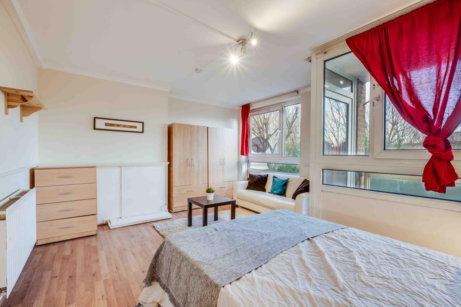 Room Fern Street in Greater London