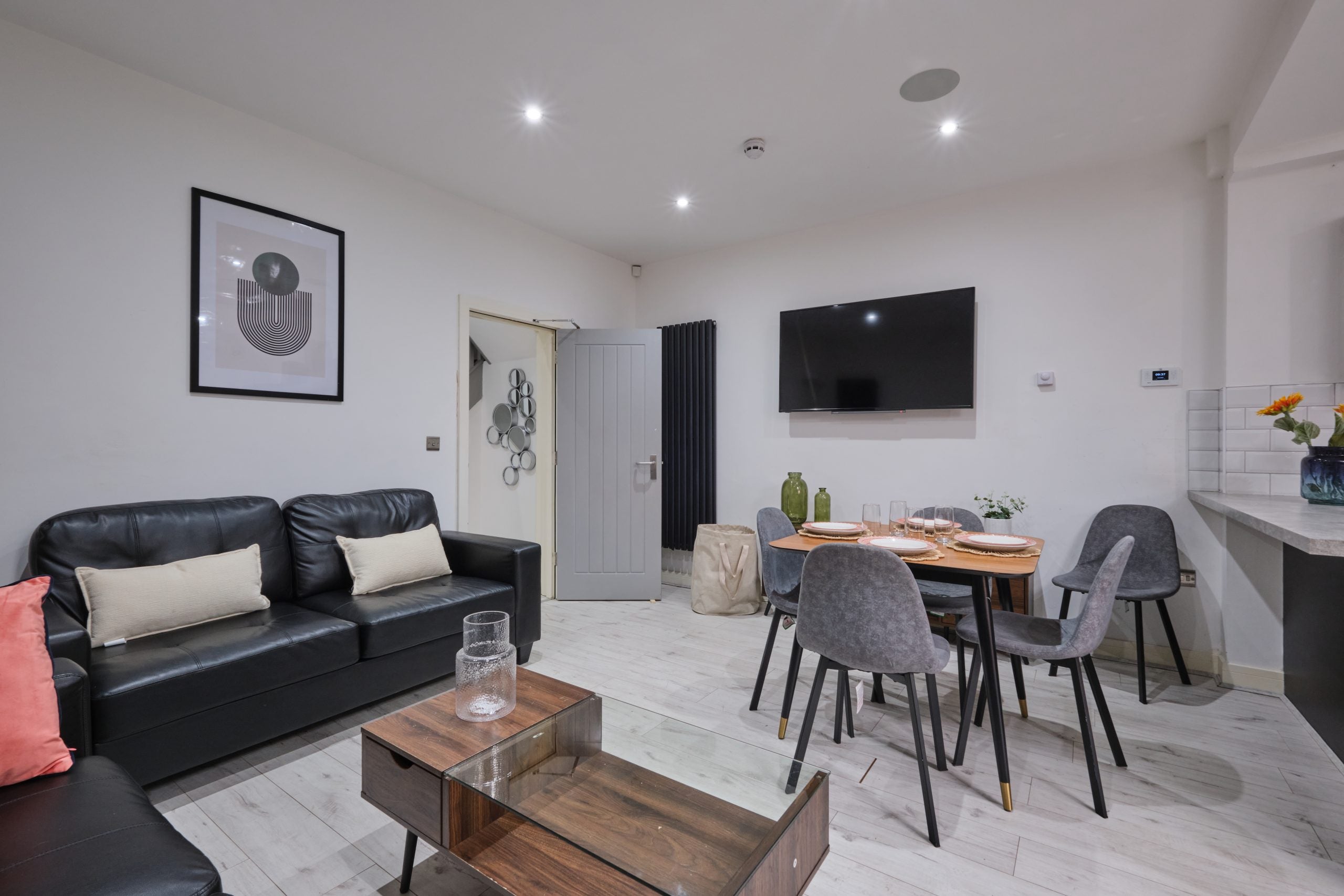 Room Avondale Street in Lincoln