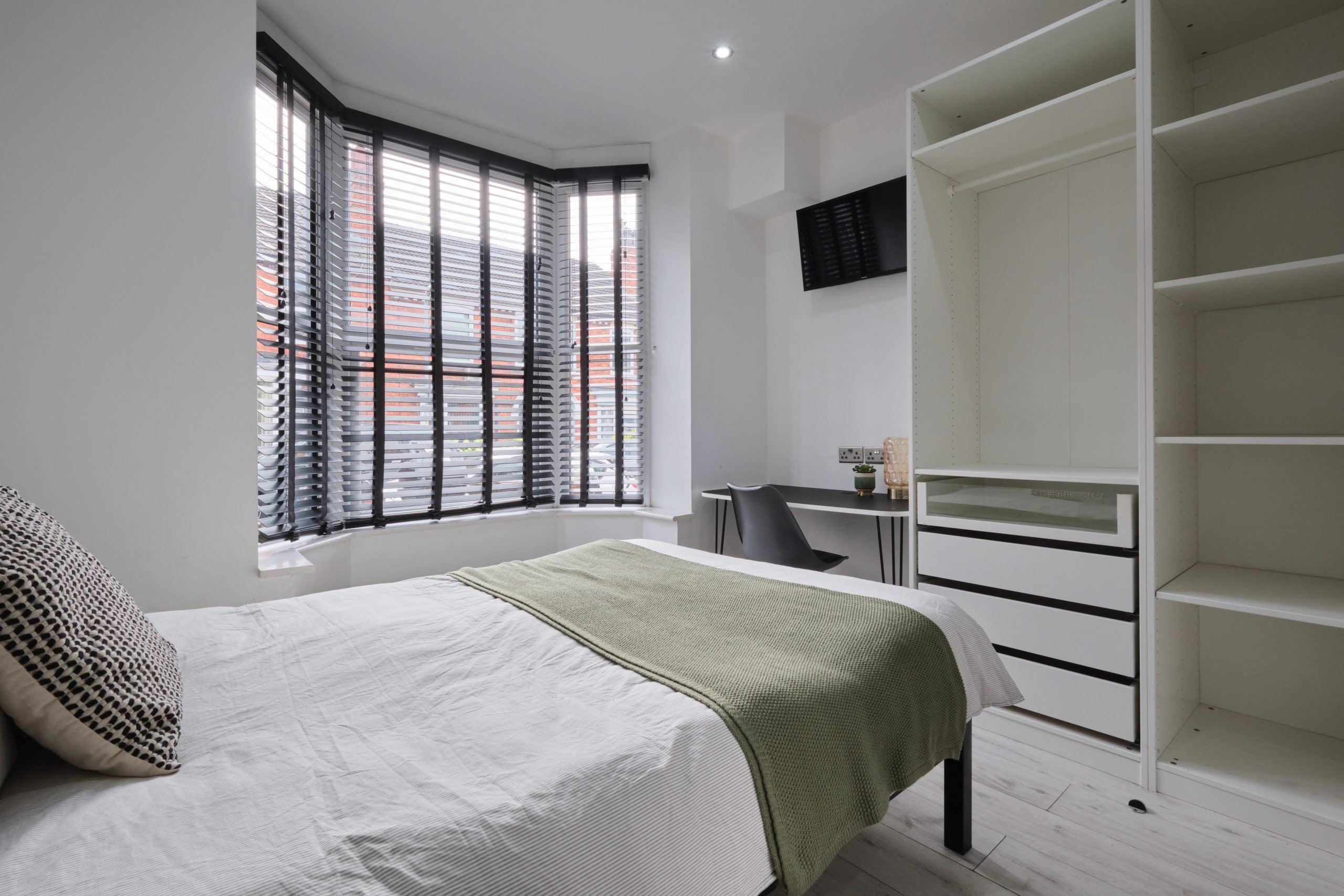 Room Avondale Street in Lincoln