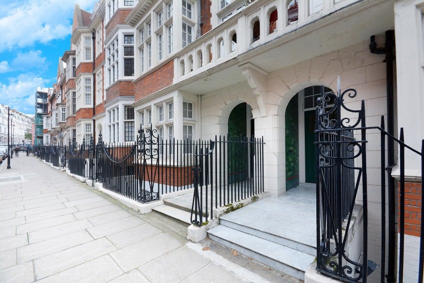 Flat Hornton Street in Greater London
