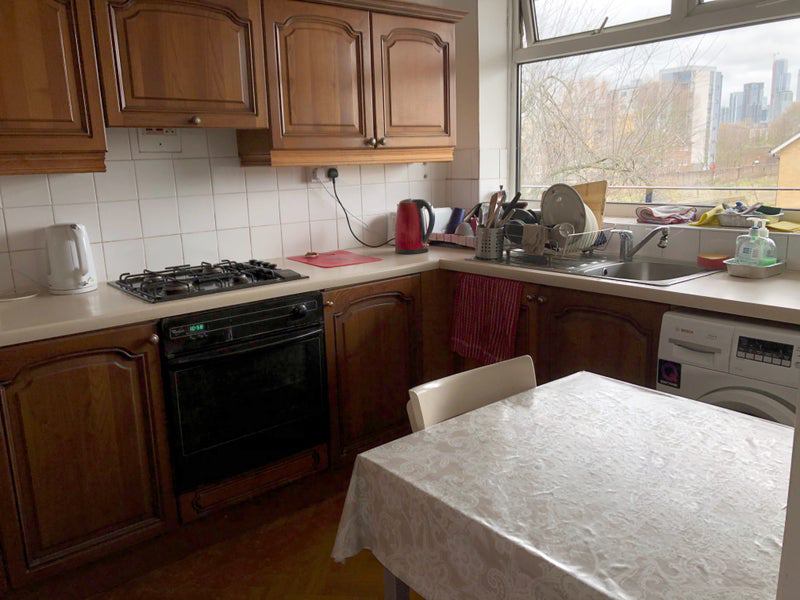 Room Grove Street in Greater London
