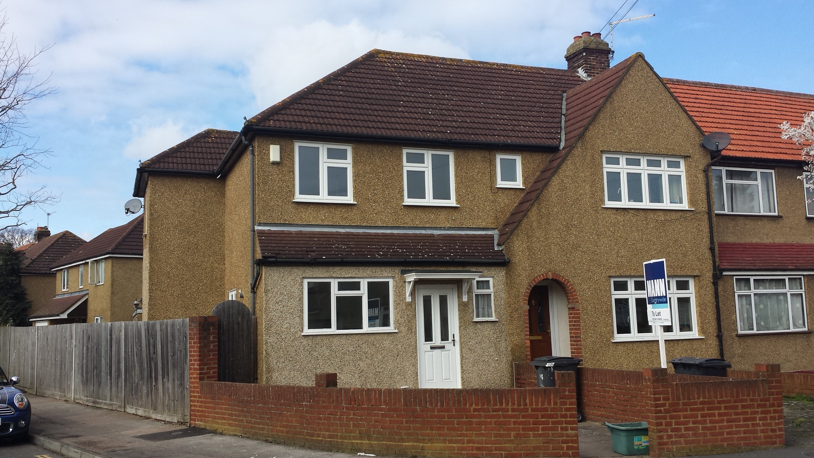 House Bridge Road in Greater London