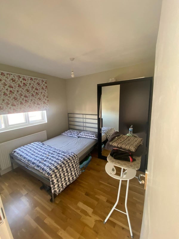 Room Pentire Road in Greater London