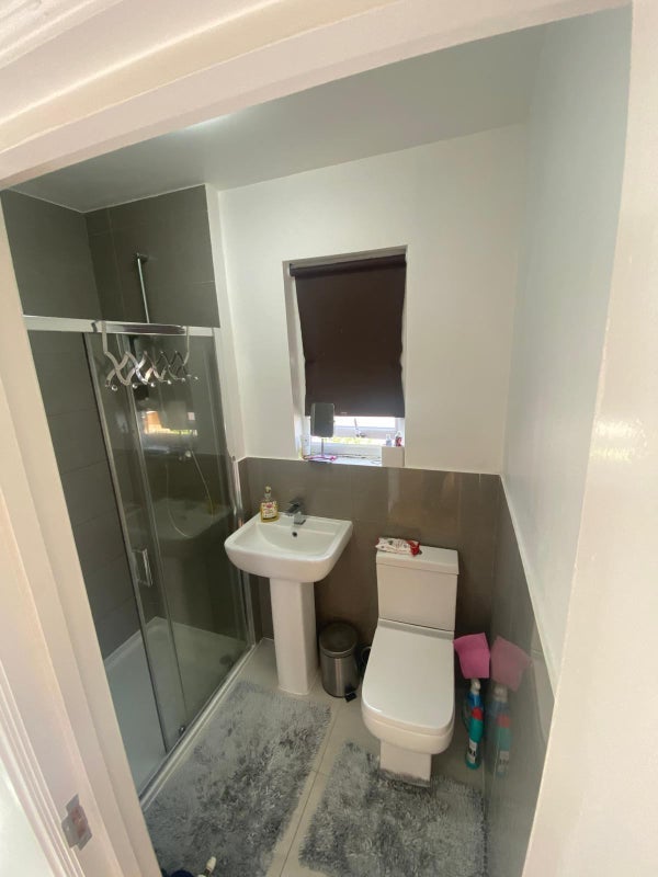 Room Pentire Road in Greater London