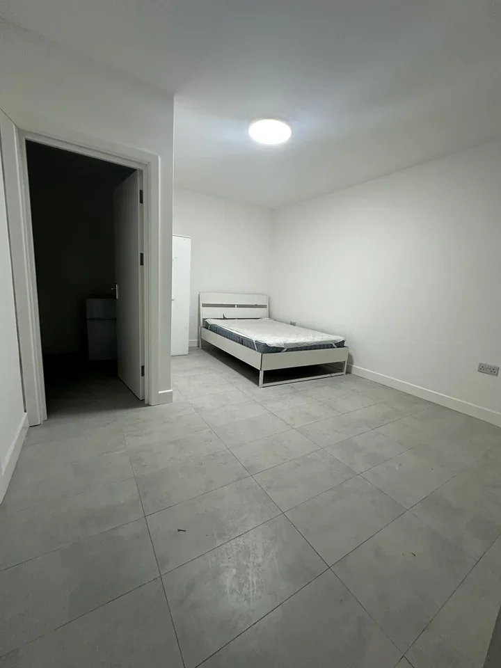 Flat Northbrook Road in Greater London