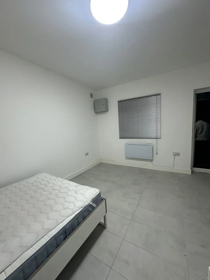 Flat Northbrook Road in Greater London