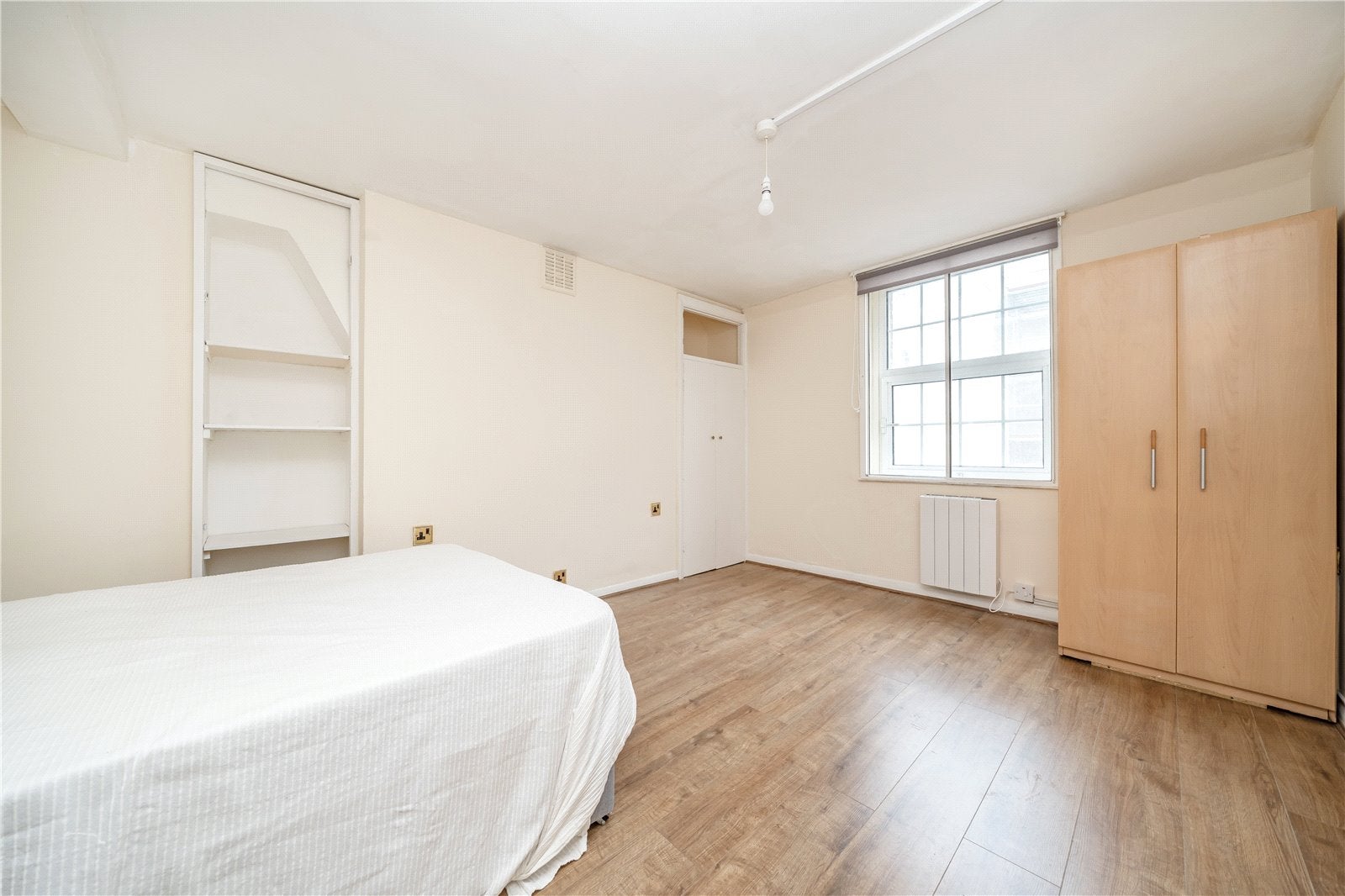 Flat Gatliff Road in City of Westminster
