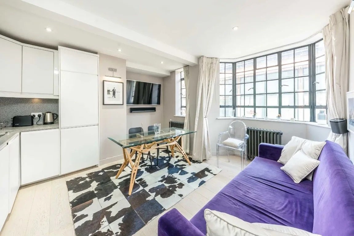 Flat Lucan Place in Greater London