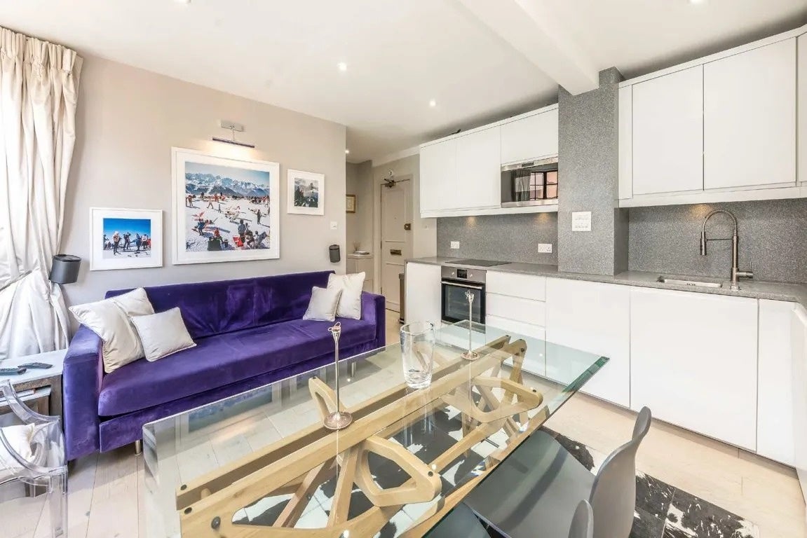 Flat Lucan Place in Greater London