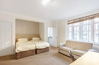Flat Tavistock Square in Greater London