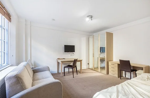 Flat Tavistock Square in Greater London