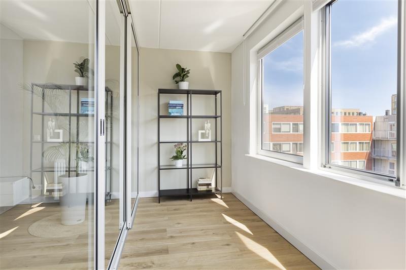 Appartement te koop: Martini van Geffenstraat 104, Amsterdam