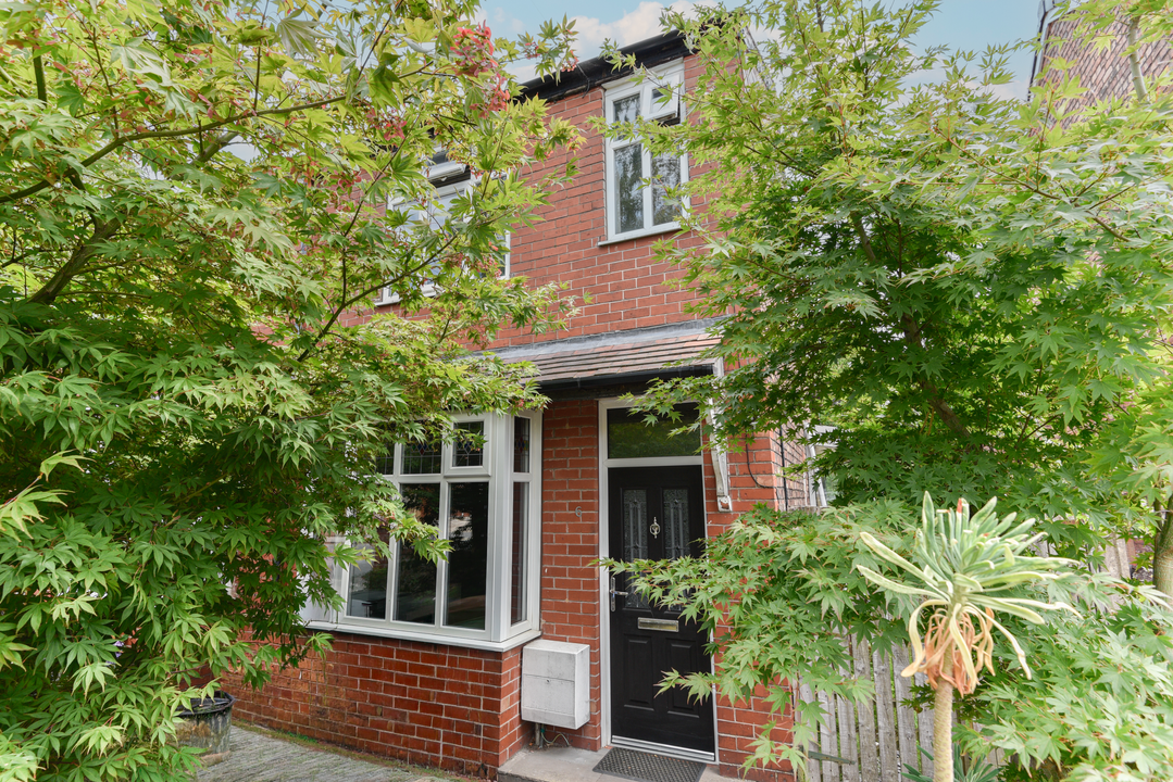 House Mirfield Avenue in Cheadle
