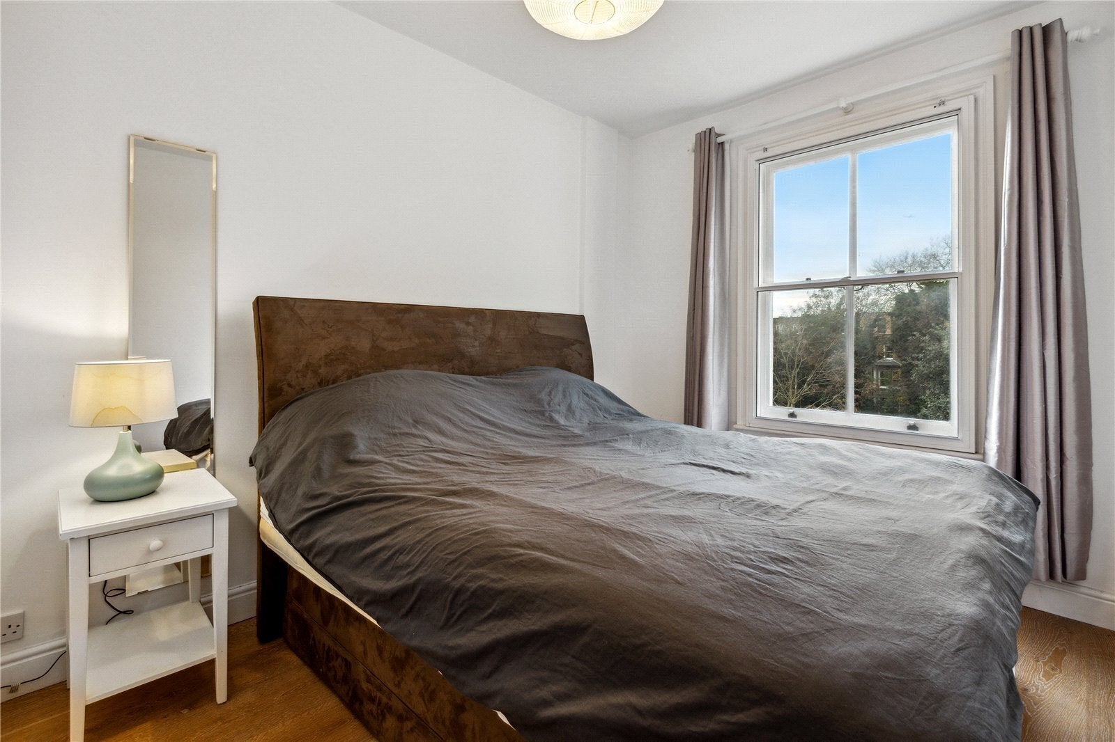 Flat Elsham Road in Greater London
