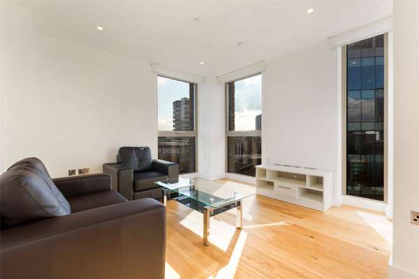 Flat Ruskin Square in Greater London