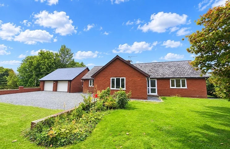 House Kingswood Road in Kington