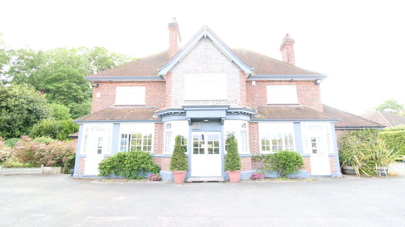 House Stroude Road in Borough of Runnymede