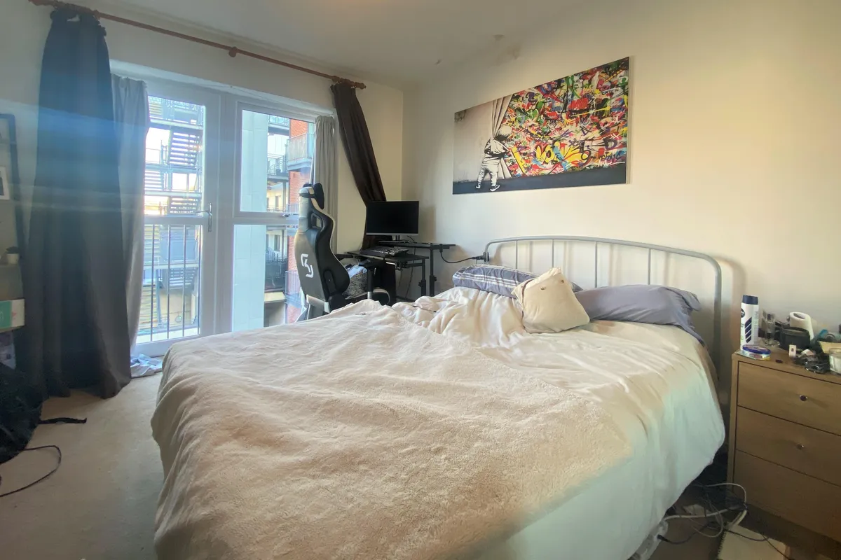 Flat Recovery Street in Greater London