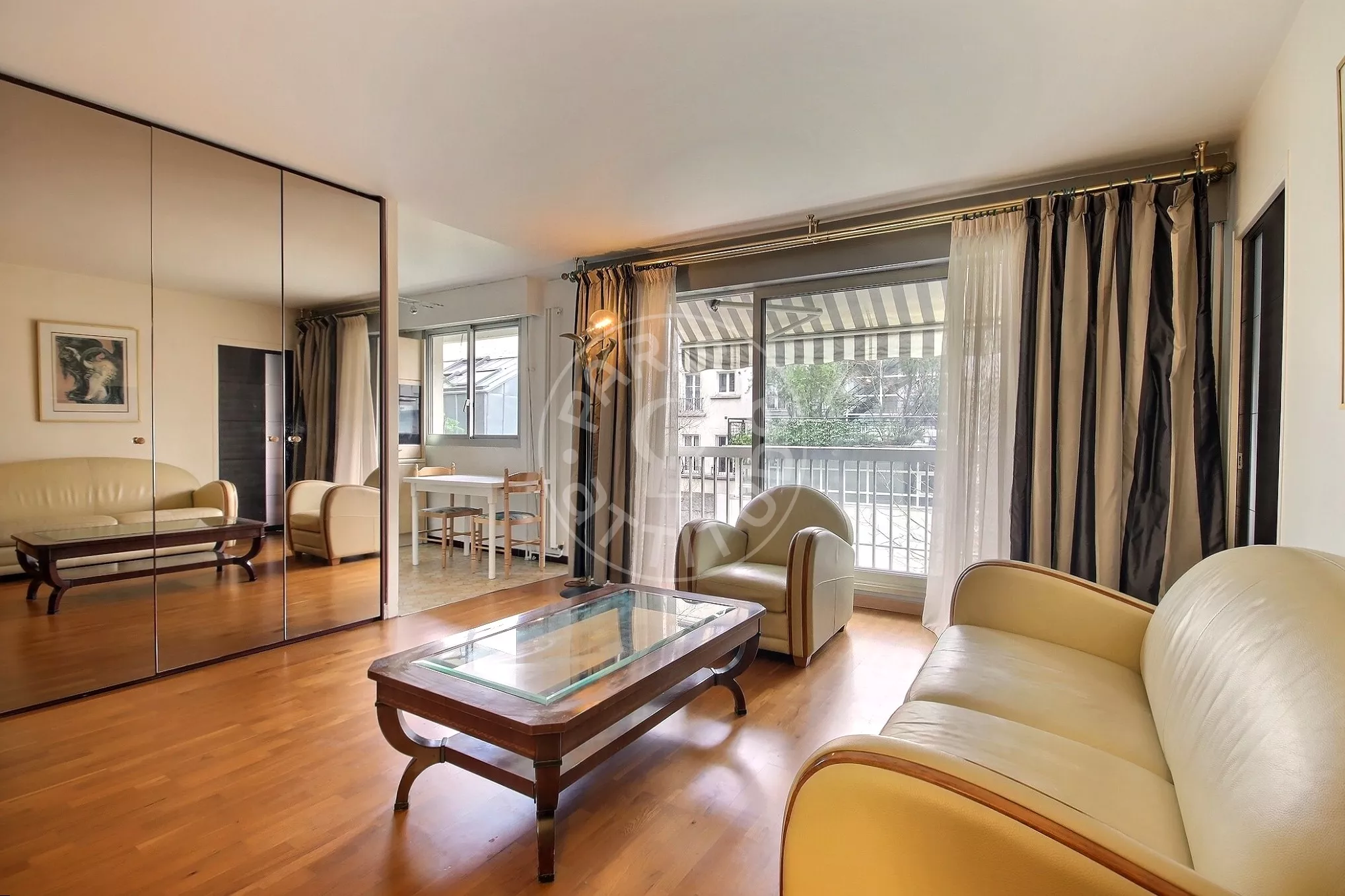 Flat Villa Compoint in Paris
