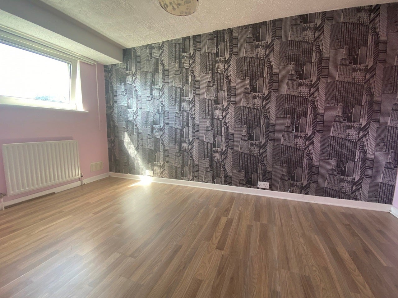 Flat Clive Road in Greater London