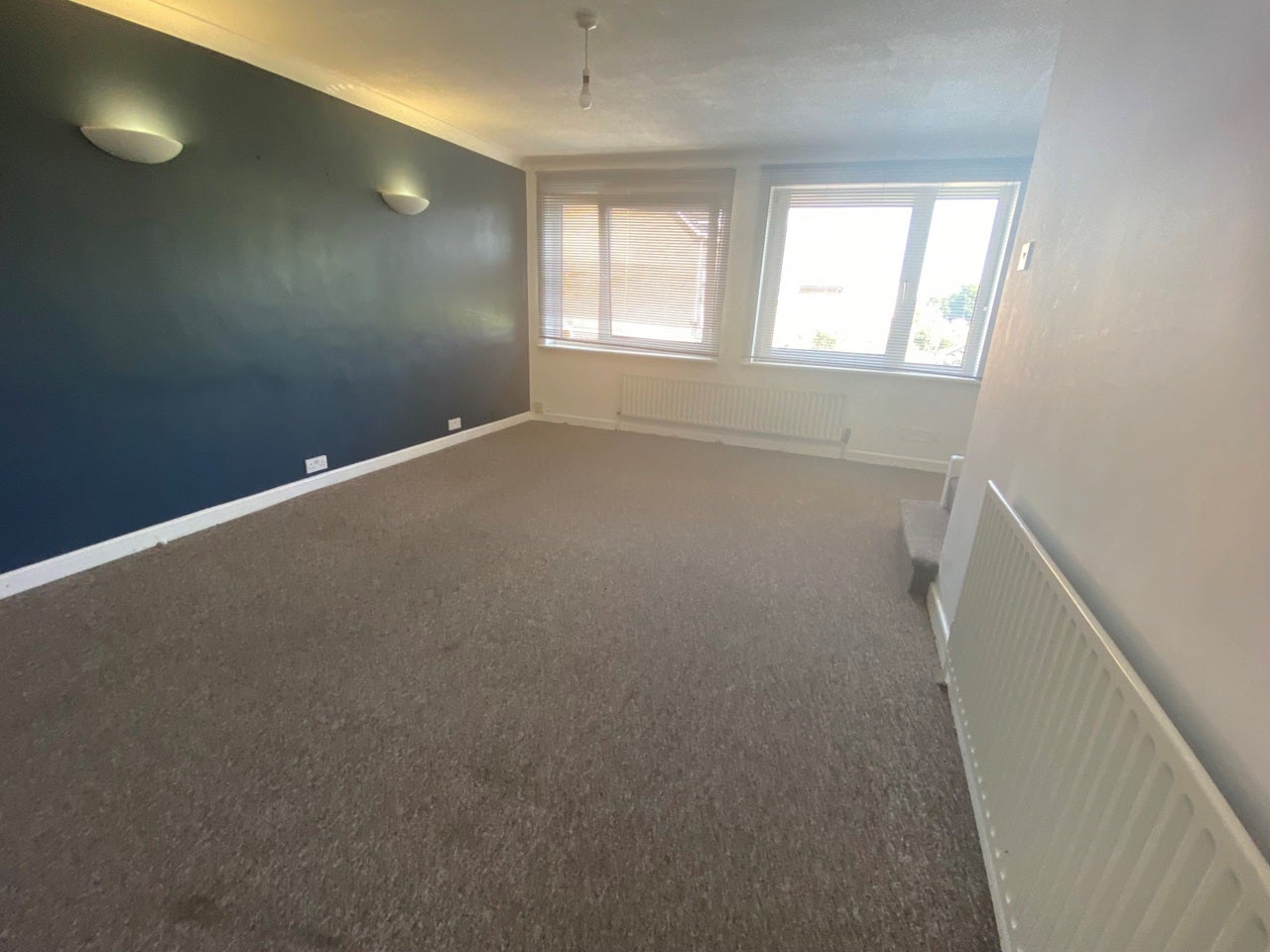 Flat Clive Road in Greater London