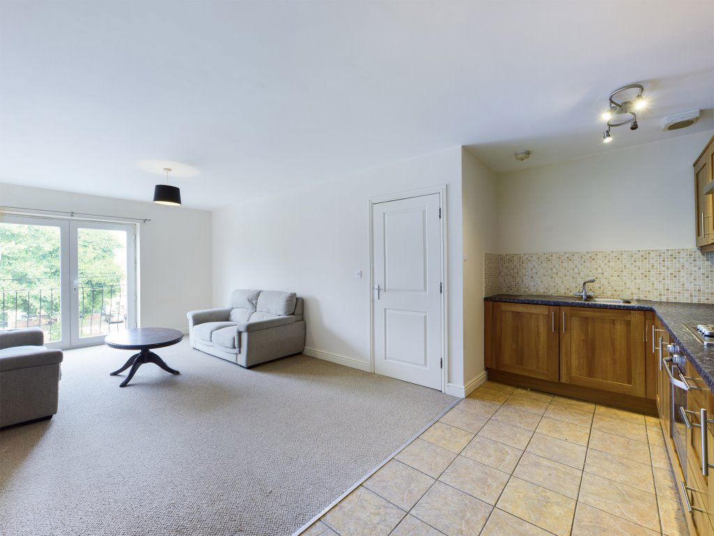 Flat Richmond Close in Boston